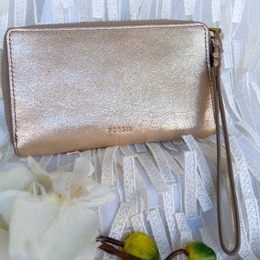 Fossil Wristlet